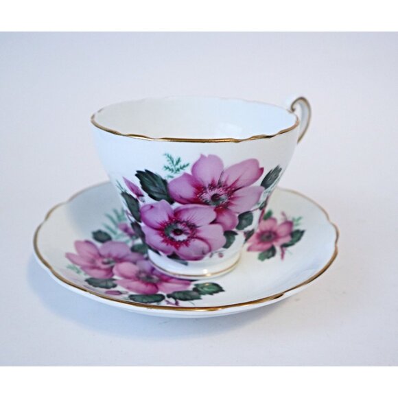 Tea Cup and Saucer Saucer Vintage Teacup  Purple Floral Regency Bone China - Picture 1 of 5